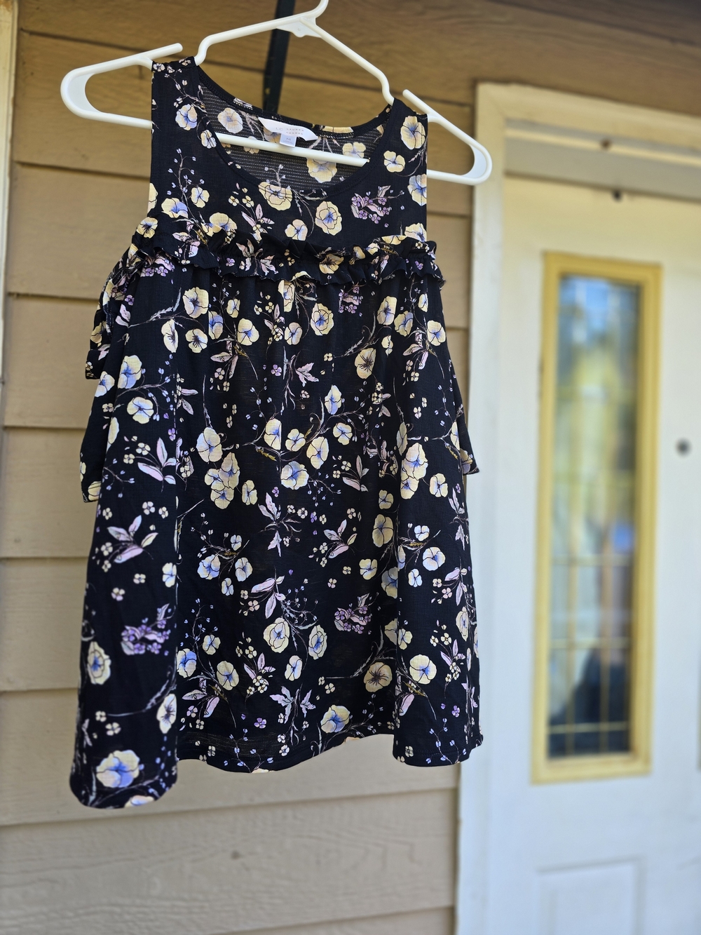 LC Lauren Conrad Cut-Out Shoulder Women's Floral Top - Size Medium